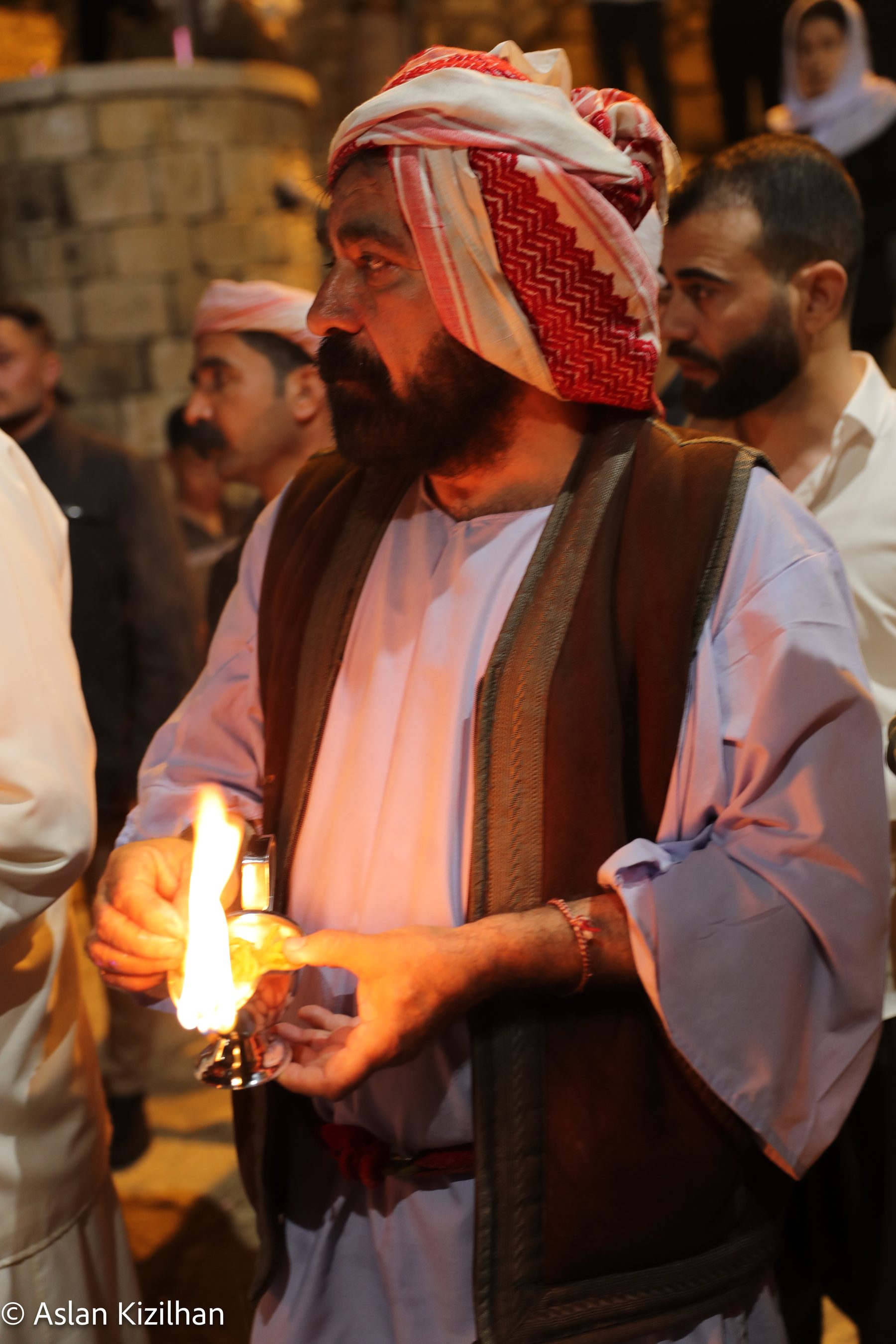 Geistlicher mit dem heiligen Licht