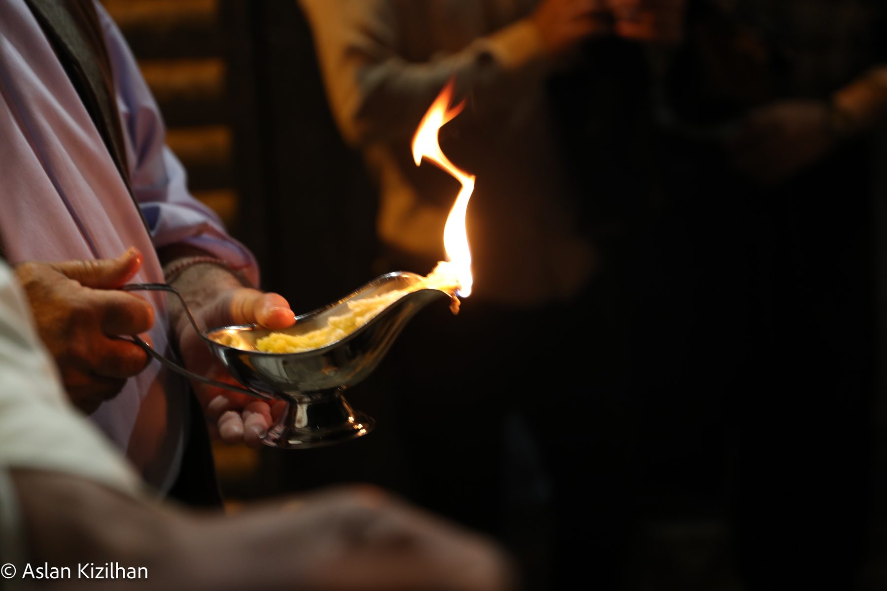 Entzünden der heiligen Lichter